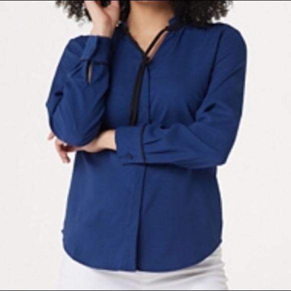 Elizabeth & Clarke Staintech Tie Collar Top Blue